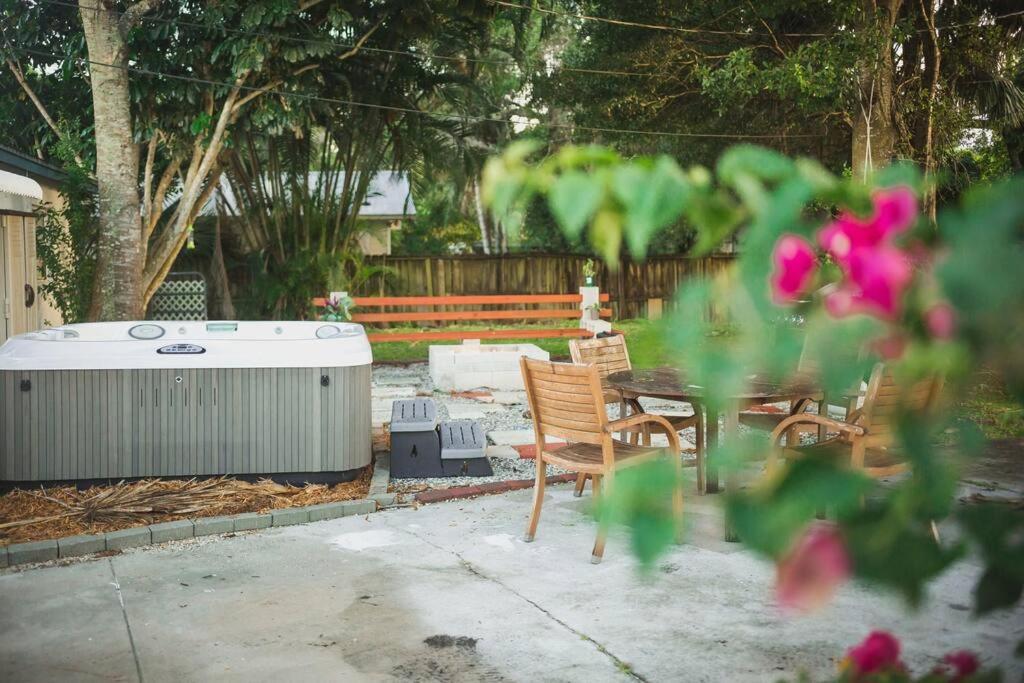 Charming Home, Minutes From The Beach Vero Beach Exterior foto